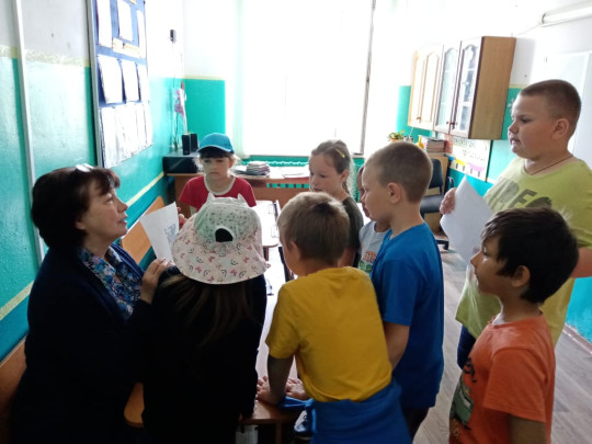 "Там, на неведомых дорожках.." "Там, на неведомых дорожках..".