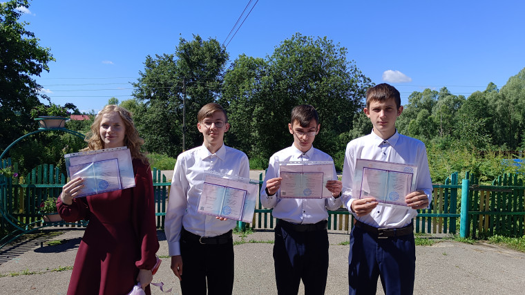 В добрый путь, выпускники!.